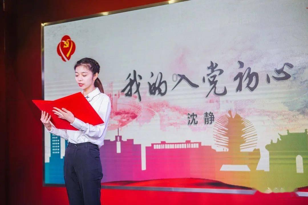女人皮肤松弛不用怕，每天拍脸3分钟，坚持做1天比一天紧致游戏画面